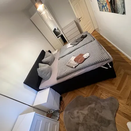Apartment Deluxe Mit Arbeitsplatz Im Denkmalhaus, Und Ruhige Zentrale Lage Von Halle Saale We1 *