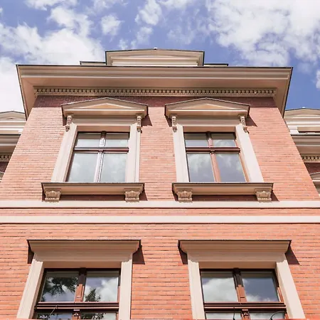 Apartment Deluxe Mit Arbeitsplatz Im Denkmalhaus, Und Ruhige Zentrale Lage Von Halle Saale We1 *