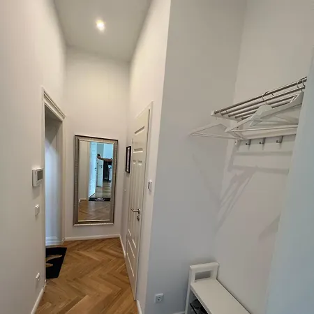 Apartmán Deluxe Mit Arbeitsplatz Im Denkmalhaus, Und Ruhige Zentrale Lage Von Halle Saale We1