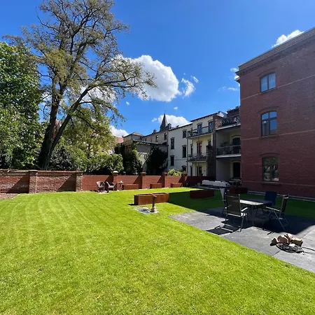 Deluxe Mit Arbeitsplatz Im Denkmalhaus, Und Ruhige Zentrale Lage Von Halle Saale We1 *