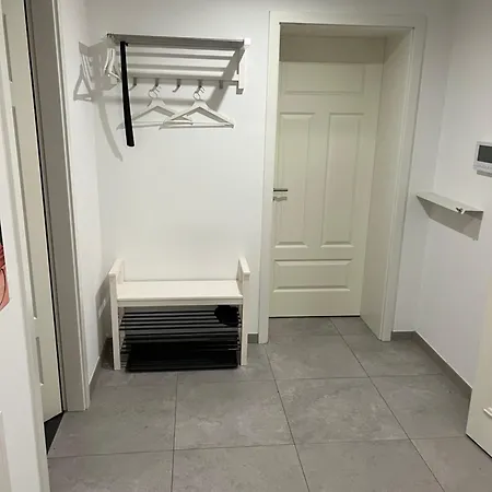 Apartment Deluxe Mit Arbeitsplatz Im Denkmalhaus, Und Ruhige Zentrale Lage Von Halle Saale We1 *