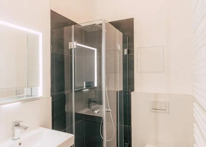 Daire Deluxe Mit Arbeitsplatz Im Denkmalhaus, Und Ruhige Zentrale Lage Von Halle Saale We1