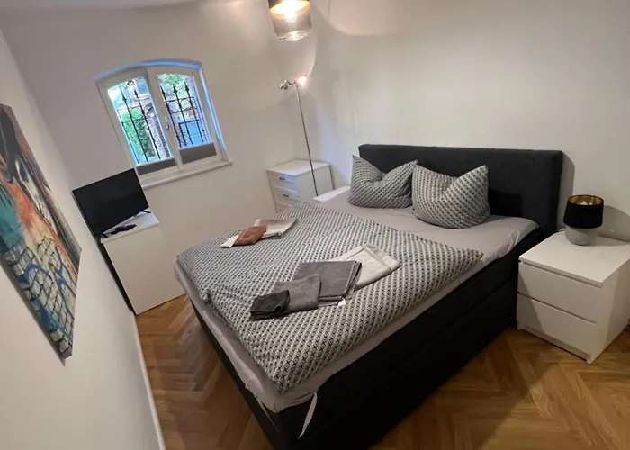 Daire Deluxe Mit Arbeitsplatz Im Denkmalhaus, Und Ruhige Zentrale Lage Von Halle Saale We1 *