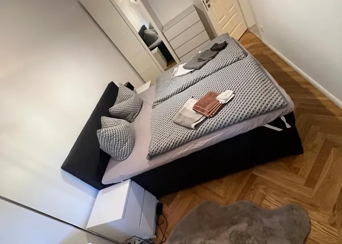 Daire Deluxe Mit Arbeitsplatz Im Denkmalhaus, Und Ruhige Zentrale Lage Von Halle Saale We1 *