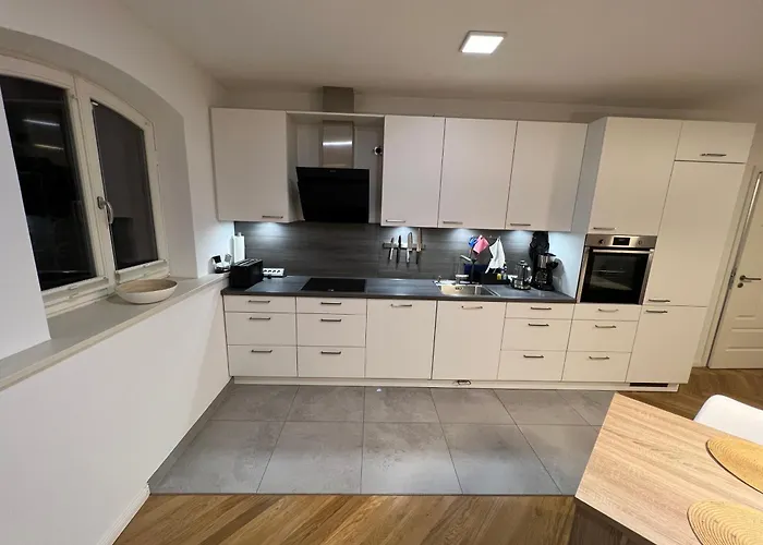 Deluxe Mit Arbeitsplatz Im Denkmalhaus, Und Ruhige Zentrale Lage Von Halle Saale We1 *