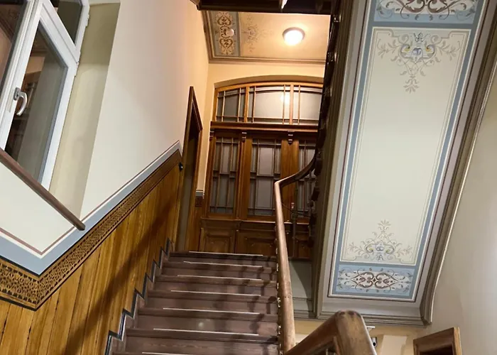 Deluxe Mit Arbeitsplatz Im Denkmalhaus, Und Ruhige Zentrale Lage Von Halle Saale We1