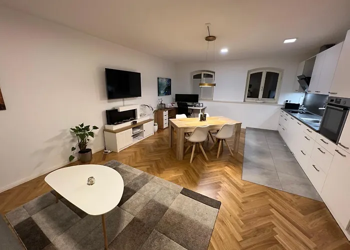 Deluxe Mit Arbeitsplatz Im Denkmalhaus, Und Ruhige Zentrale Lage Von Halle Saale We1 * Halle (Saale)